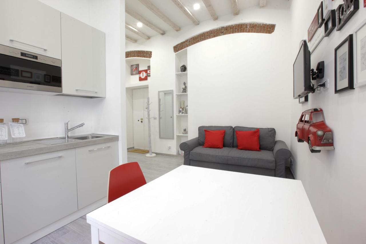 Amazing Apartment In City Center With Balcony Milan Exterior photo