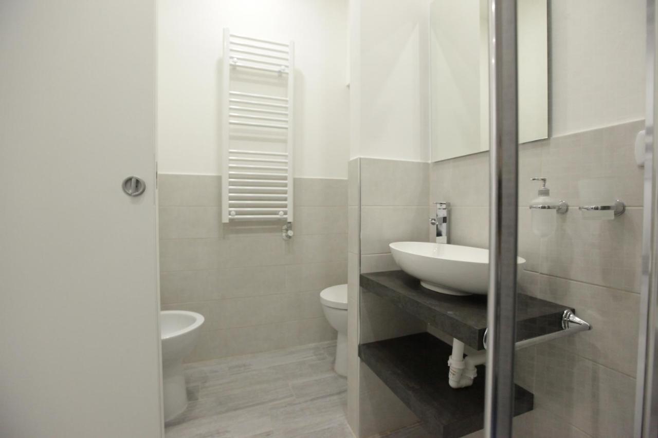 Amazing Apartment In City Center With Balcony Milan Exterior photo