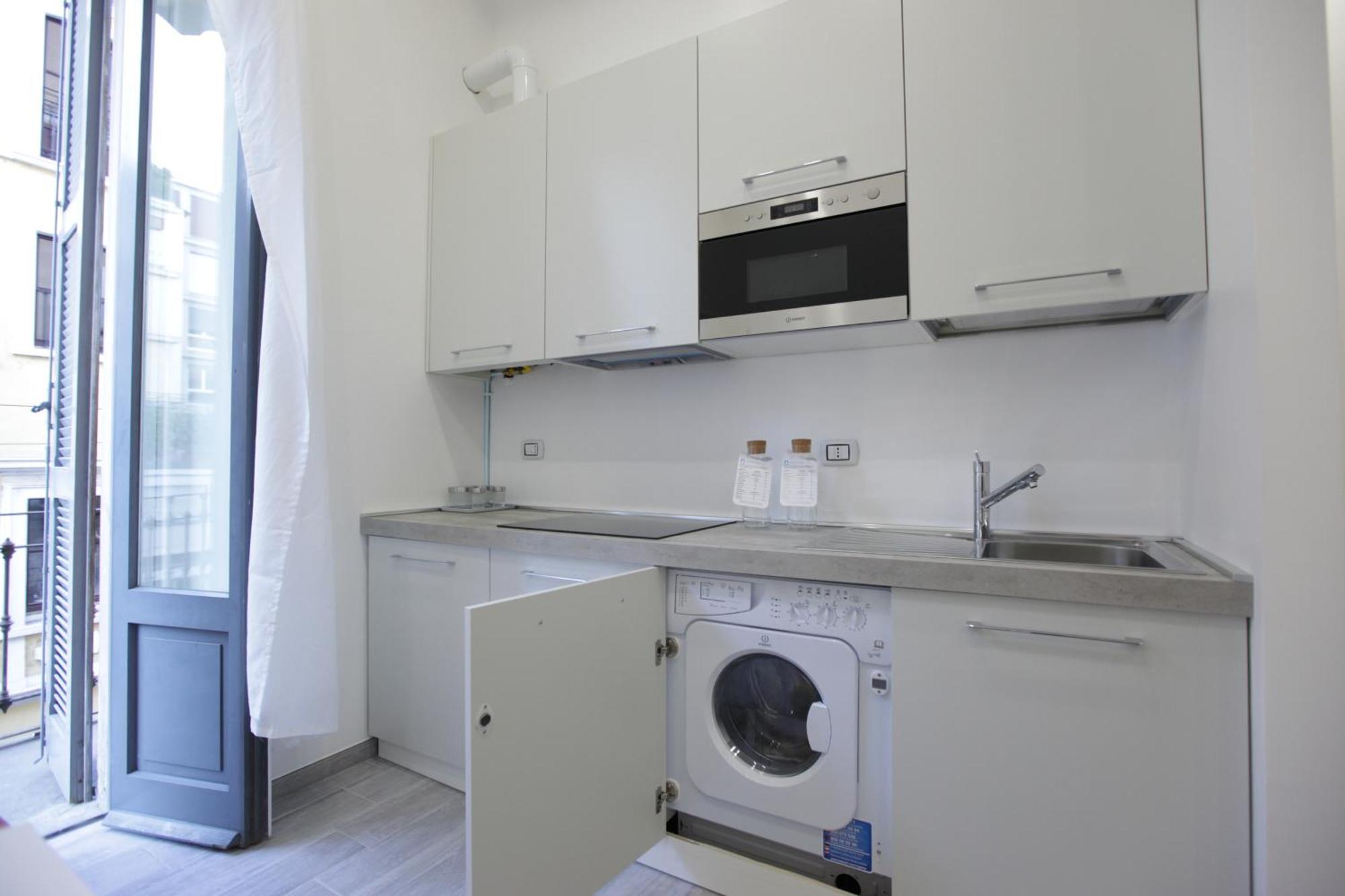 Amazing Apartment In City Center With Balcony Milan Exterior photo